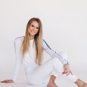 ✨3/$10✨ white top w/ RAINBOW sleeves